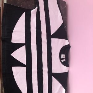 Adidas crop tee 🔥
